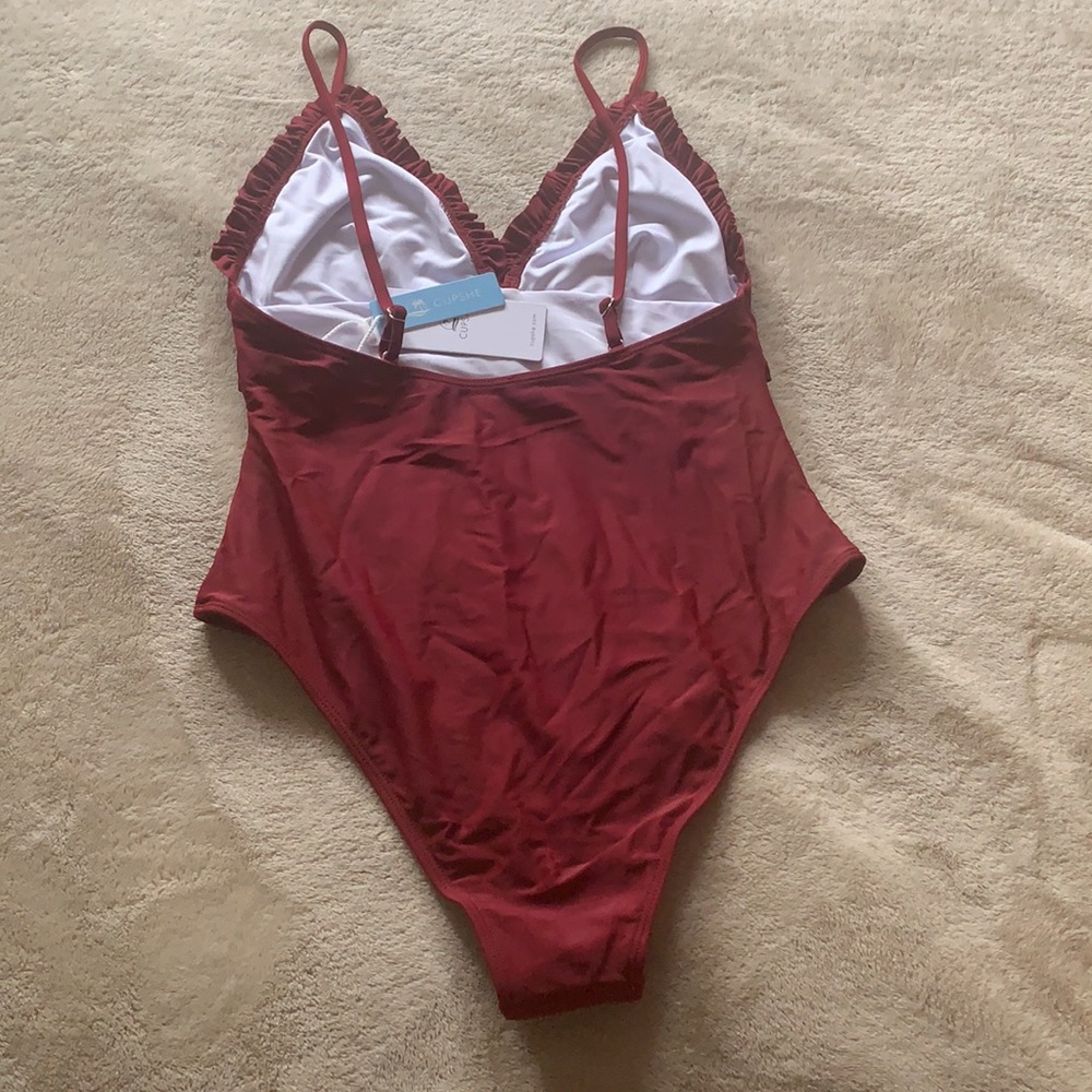 Cupshe one-piece Ruffle Swimsuit. - Picture 4 of 4